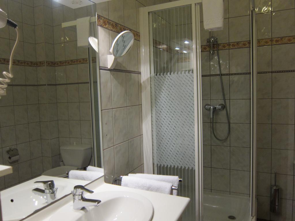 Auberge D'Alsace Hotel De France Bouillon Luaran gambar